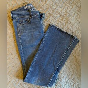Women's American Eagle Jeans